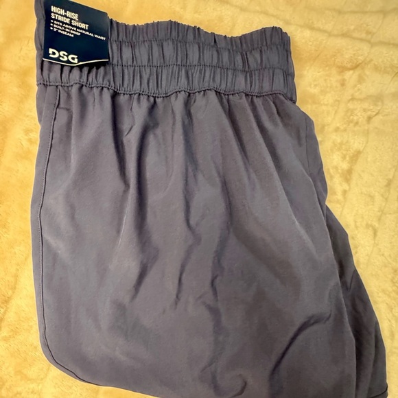 DSG Women's Navy Athletic High-Rise Stride Shorts - Picture 2 of 3